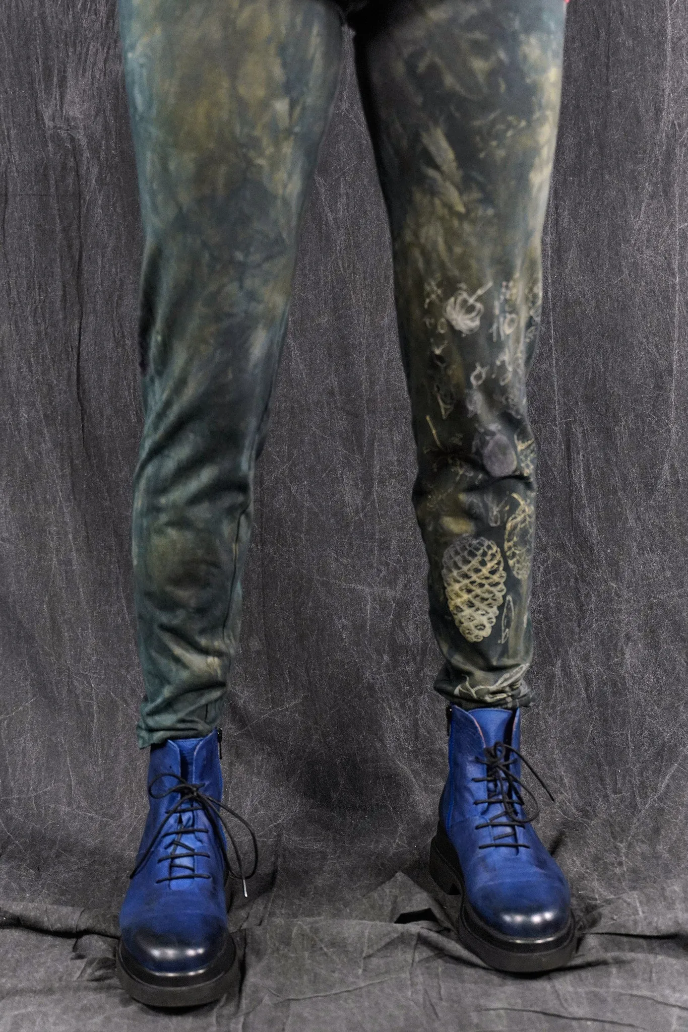 3136 Hand Dyed Handprinted Legging Dark Forest Botanical Garden