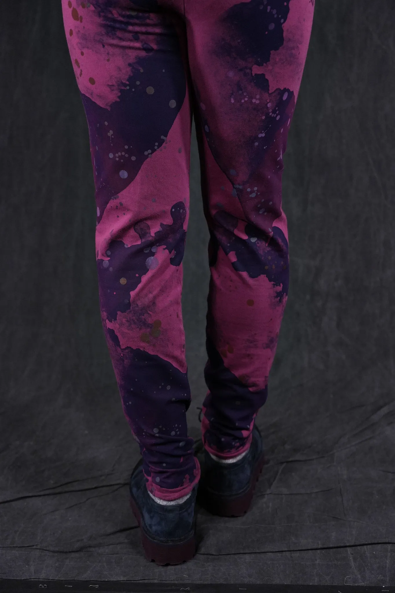 3136 Painted Palette Legging Pokeberry-P