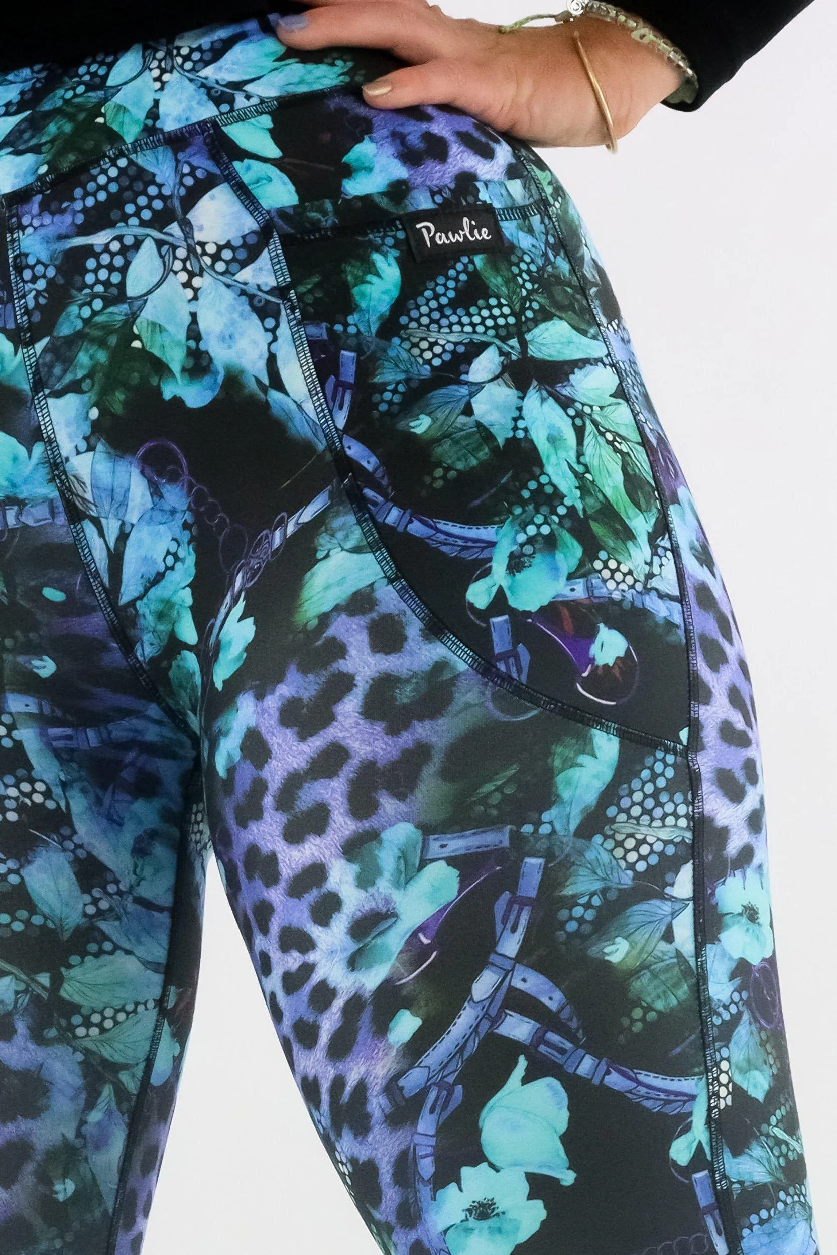Chimerical - Long Flarey Leggings - Leg Pockets