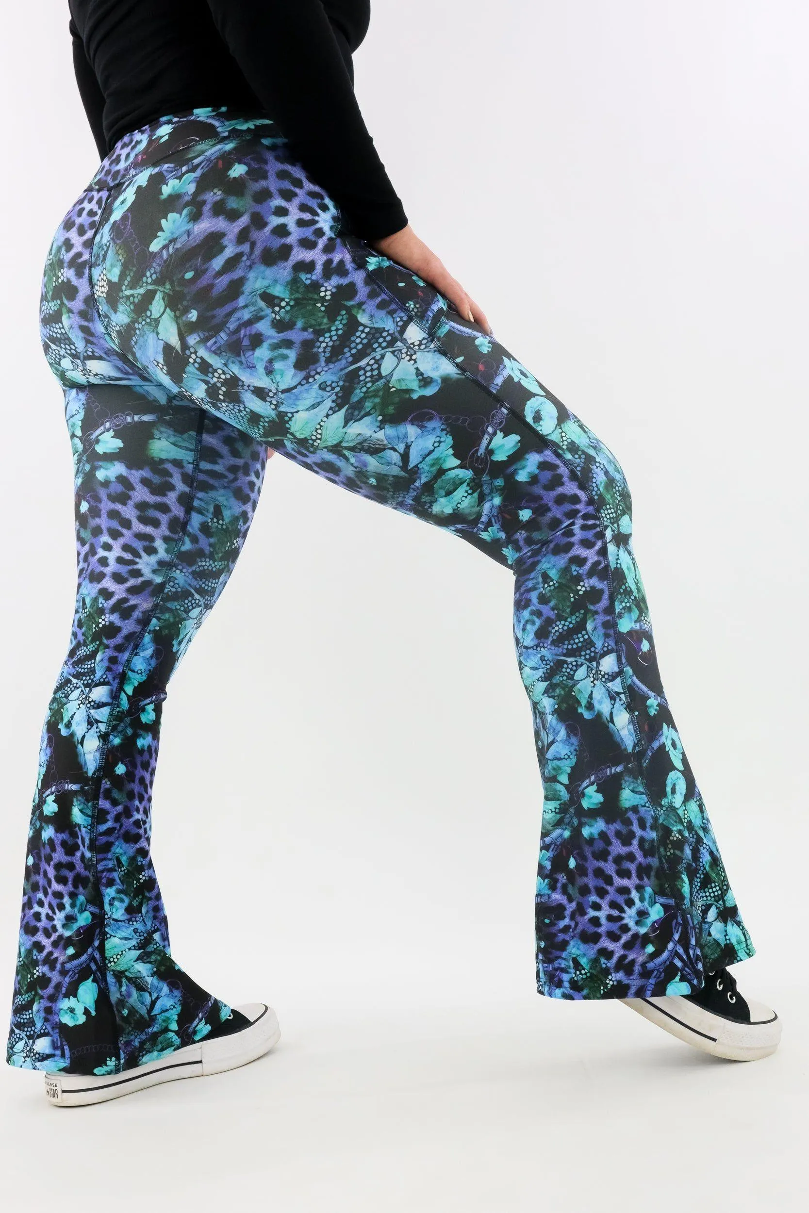 Chimerical - Long Flarey Leggings - Leg Pockets
