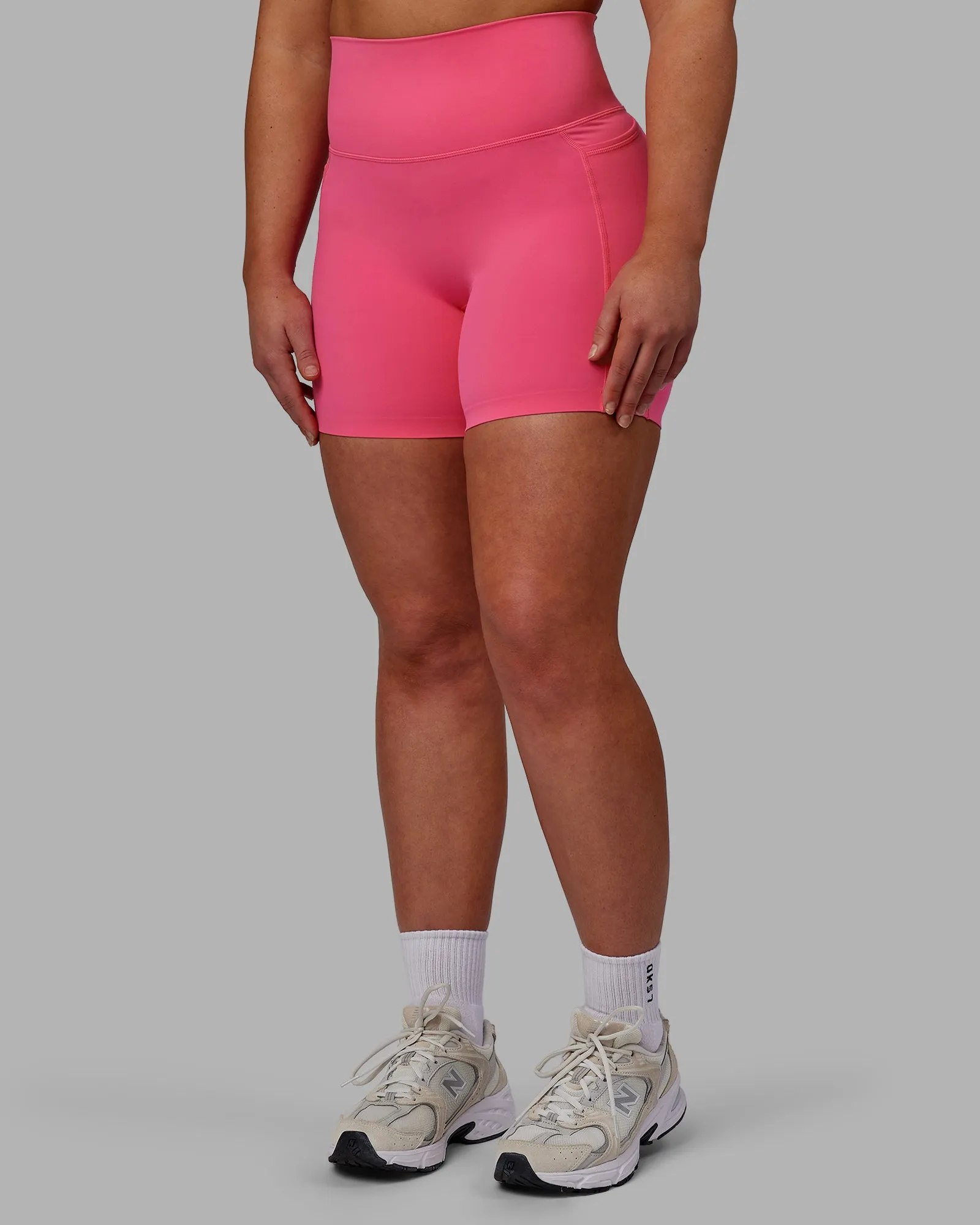 Elixir Mid Short Tight With Pockets - Carmine Rose