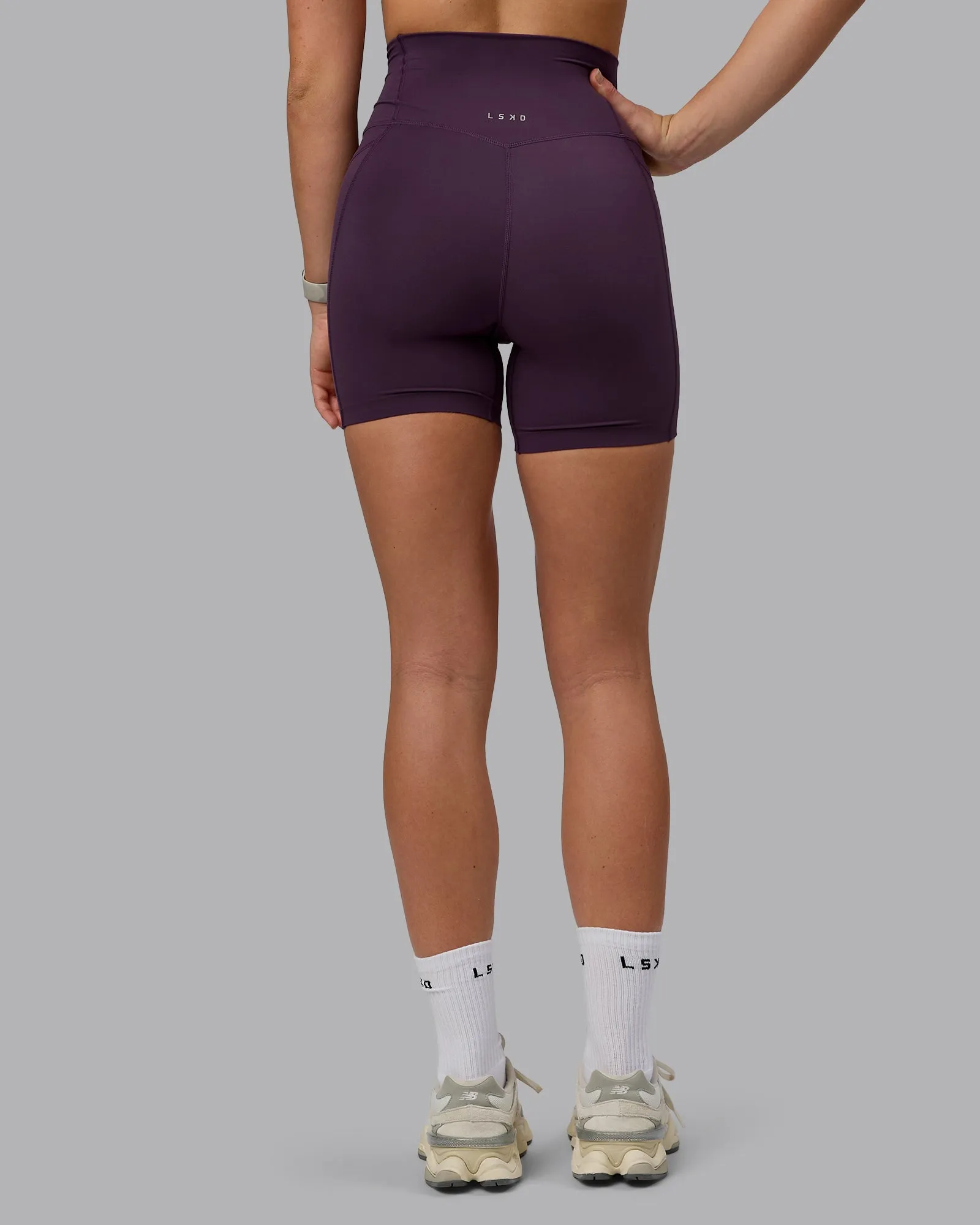 Elixir Mid Short Tight With Pockets - Midnight Plum