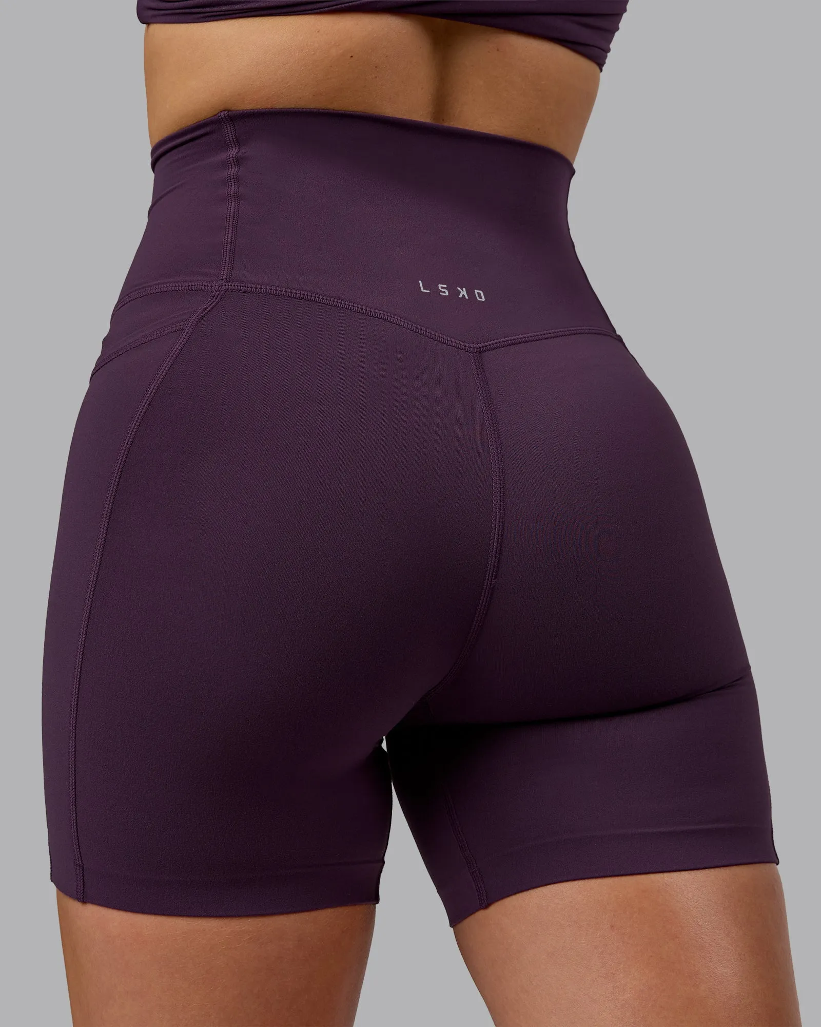 Elixir Mid Short Tight With Pockets - Midnight Plum