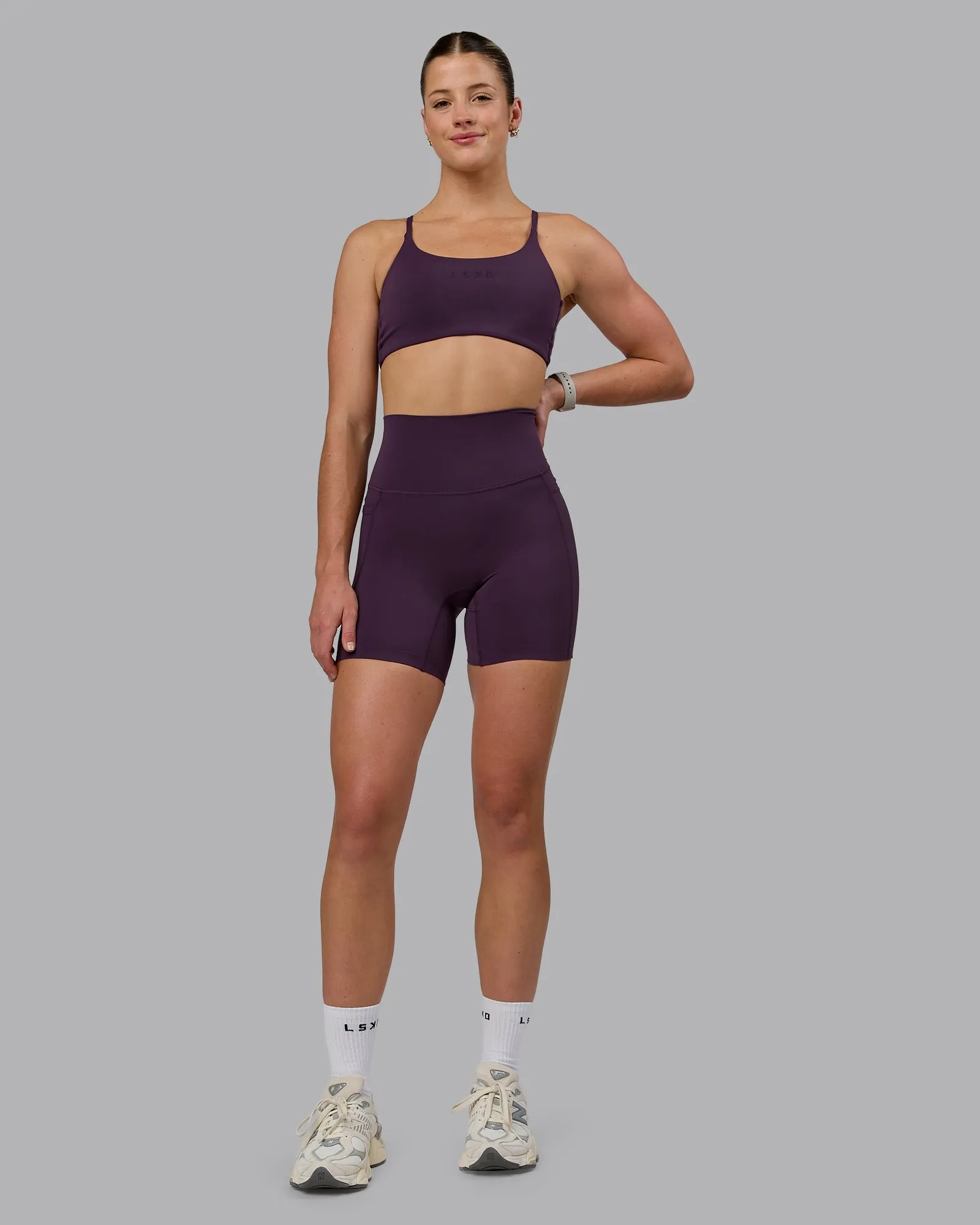 Elixir Mid Short Tight With Pockets - Midnight Plum