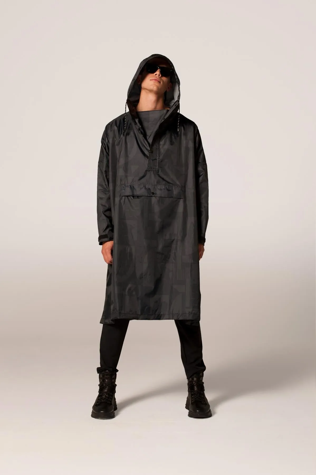 RAINKISS Back to Black Art Camo Poncho