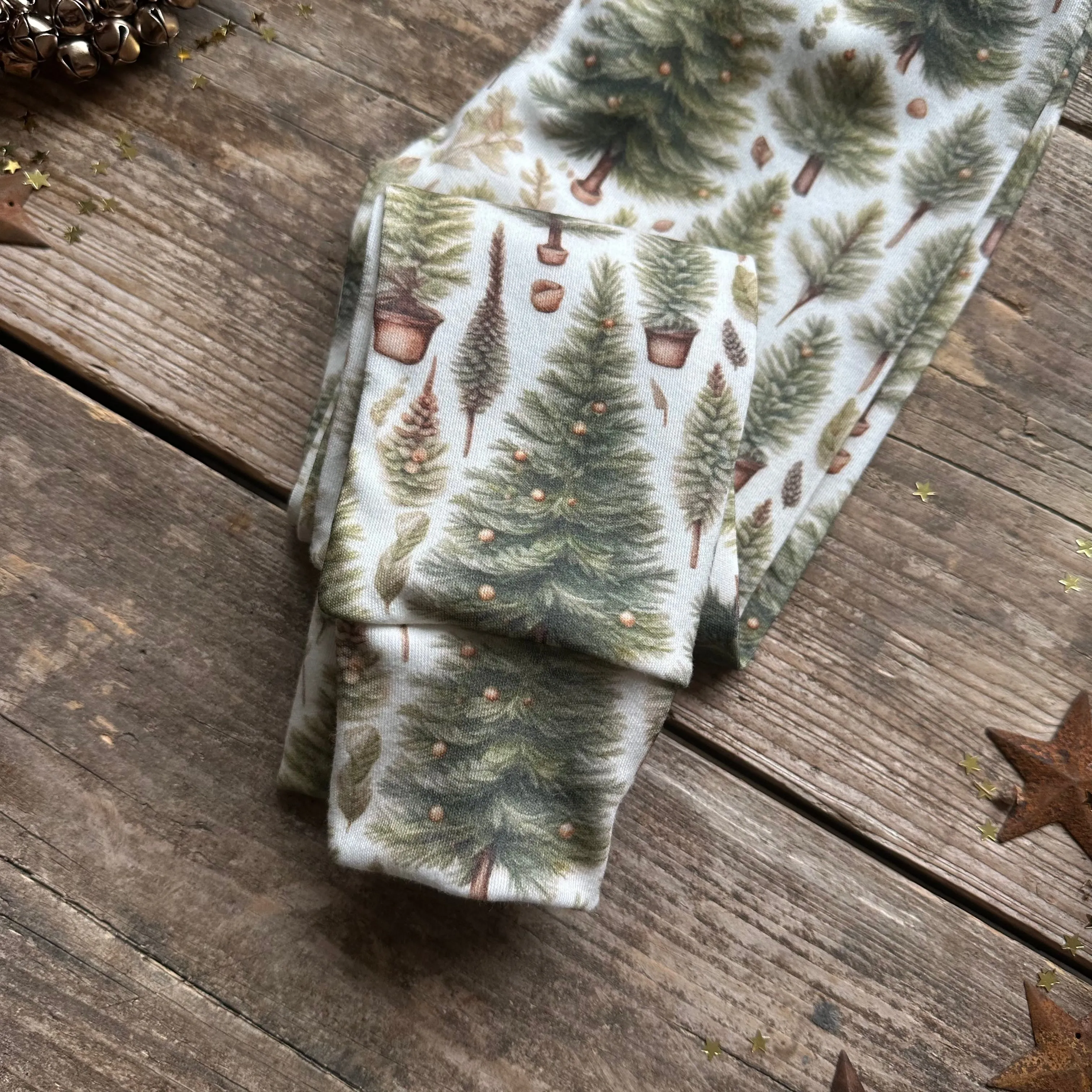 Ribbon Christmas Tree Slim Leggings | Ready To Post