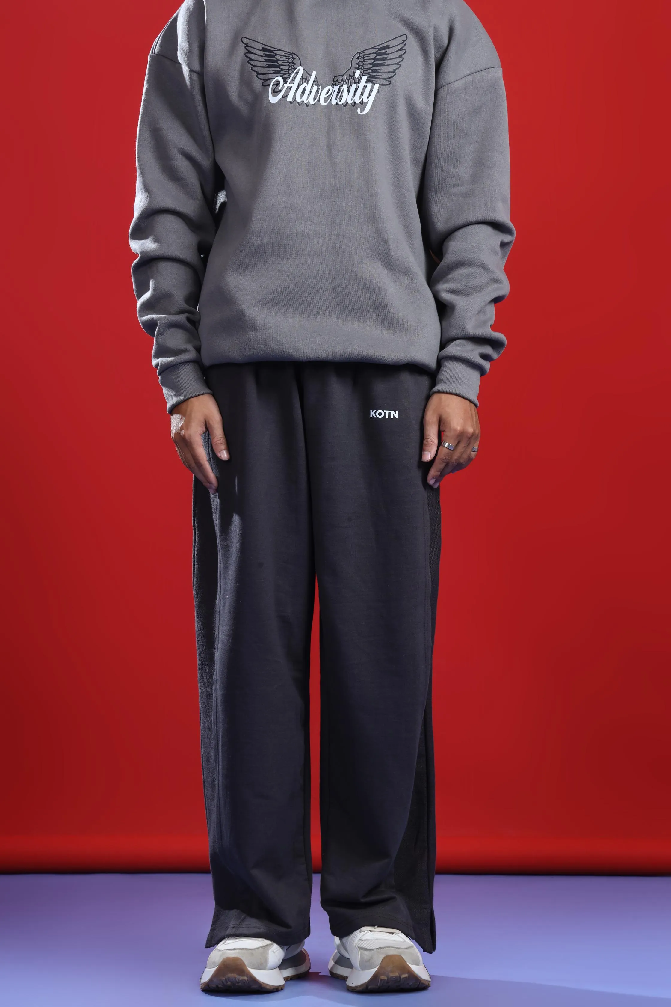 STEEL GRAY SHREDDED SWEATPANT