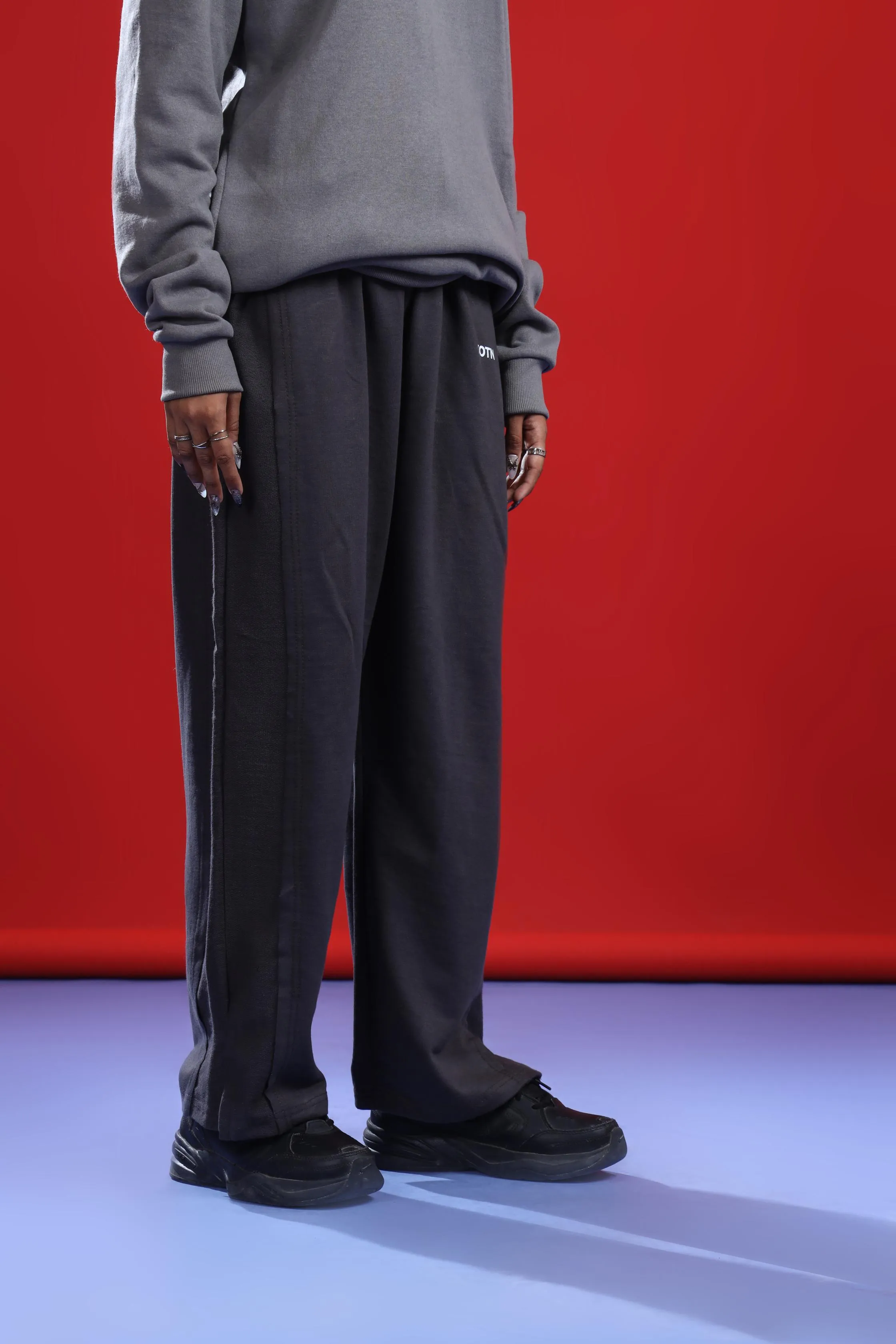 STEEL GRAY SHREDDED SWEATPANT